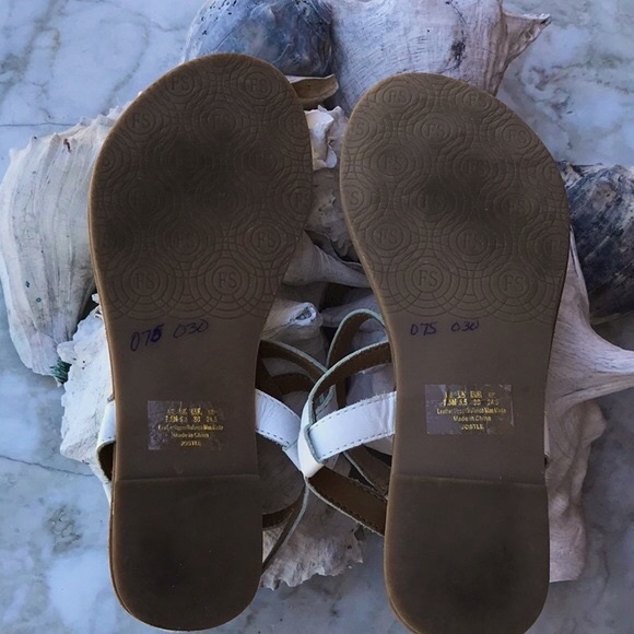 NWOB Franco Sarto White Leather Thong Sandals with Ankle Straps Size 7 1/2 Med - Picture 5 of 14